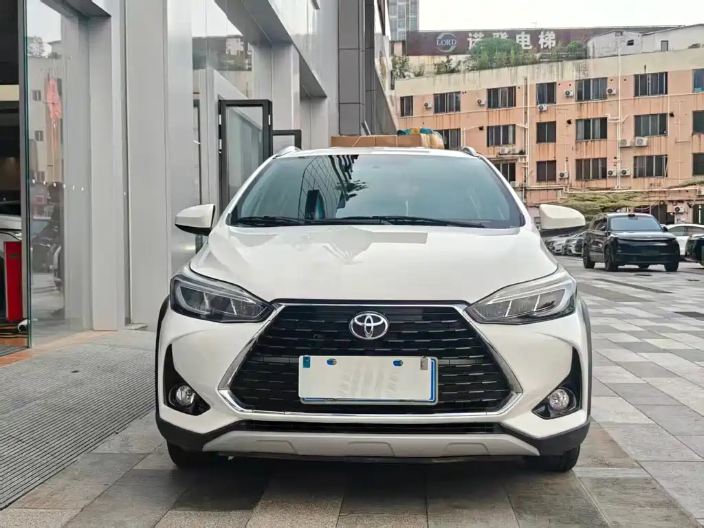 Toyota Yaris L — фото 15