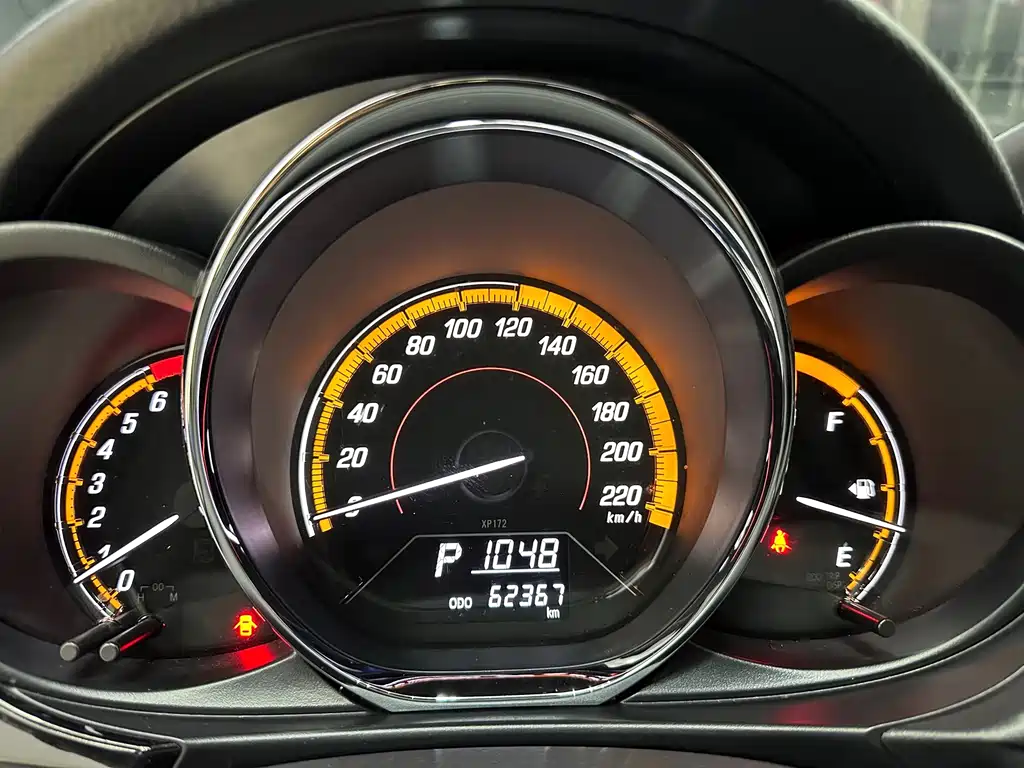Toyota Yaris L — фото 18