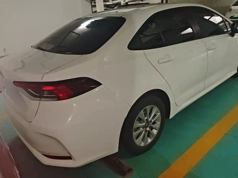 Toyota Corolla — фото 3
