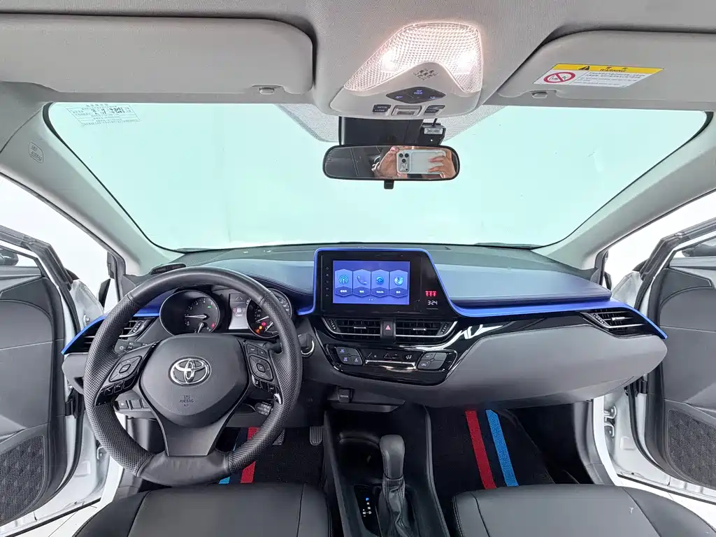Toyota C-HR — фото 5