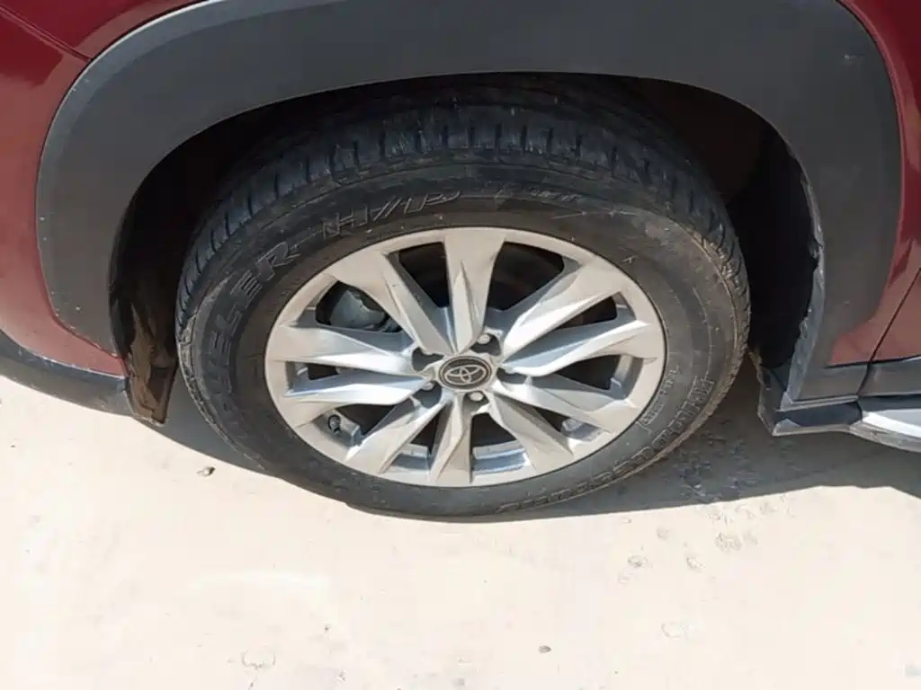 Toyota Corolla Cross — фото 23