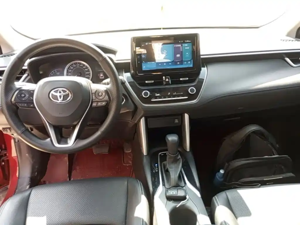 Toyota Corolla Cross — фото 10
