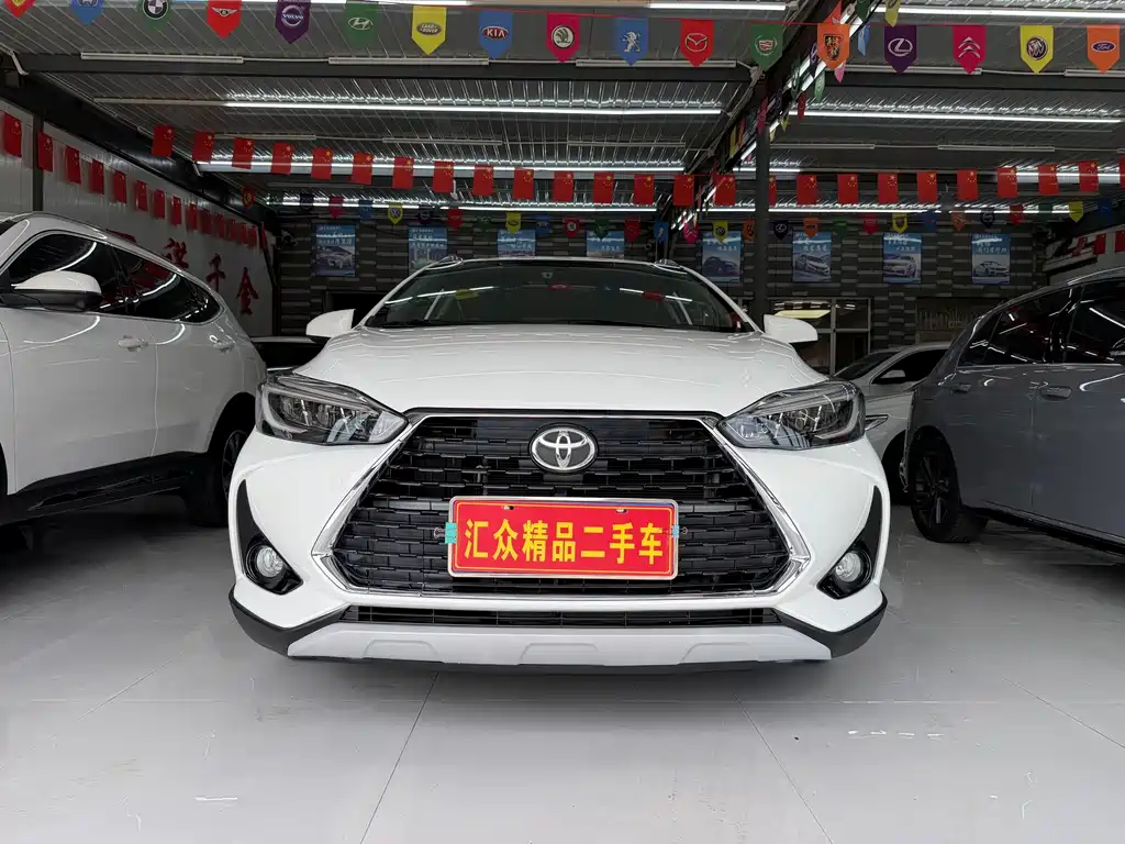 Toyota Yaris L — фото 3