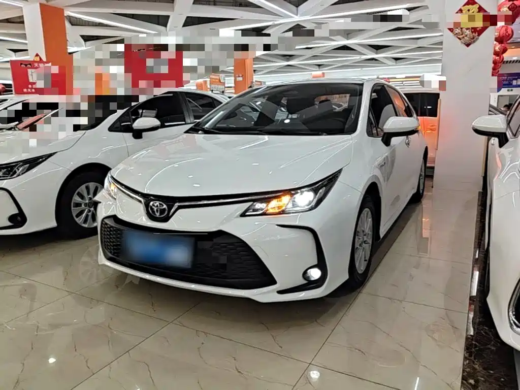 Toyota Corolla — фото 2