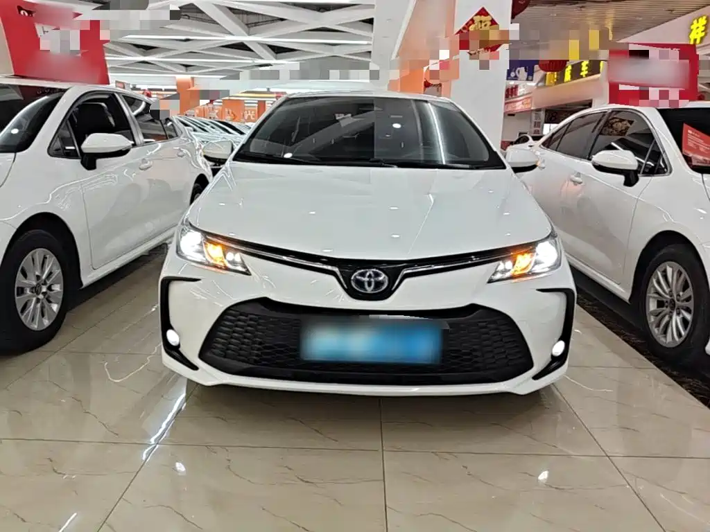 Toyota Corolla — фото 3