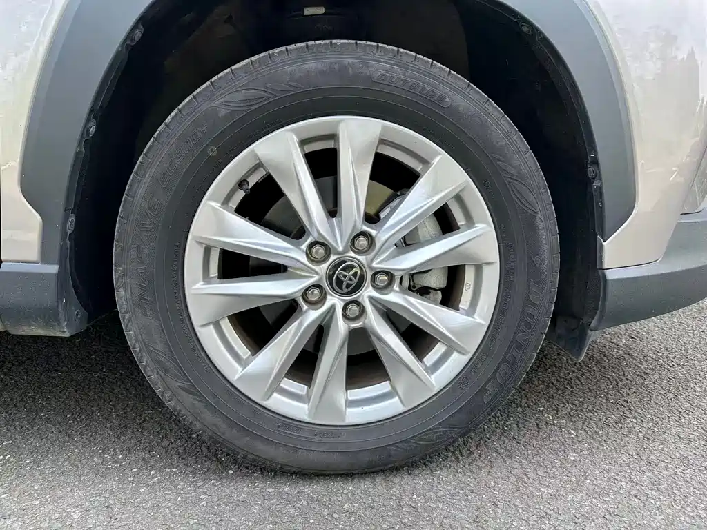 Toyota Corolla Cross — фото 19