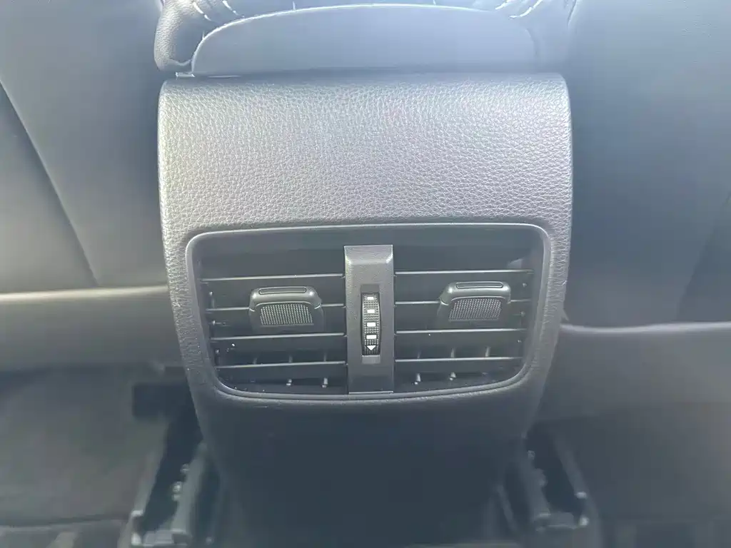 Toyota Corolla Cross — фото 25