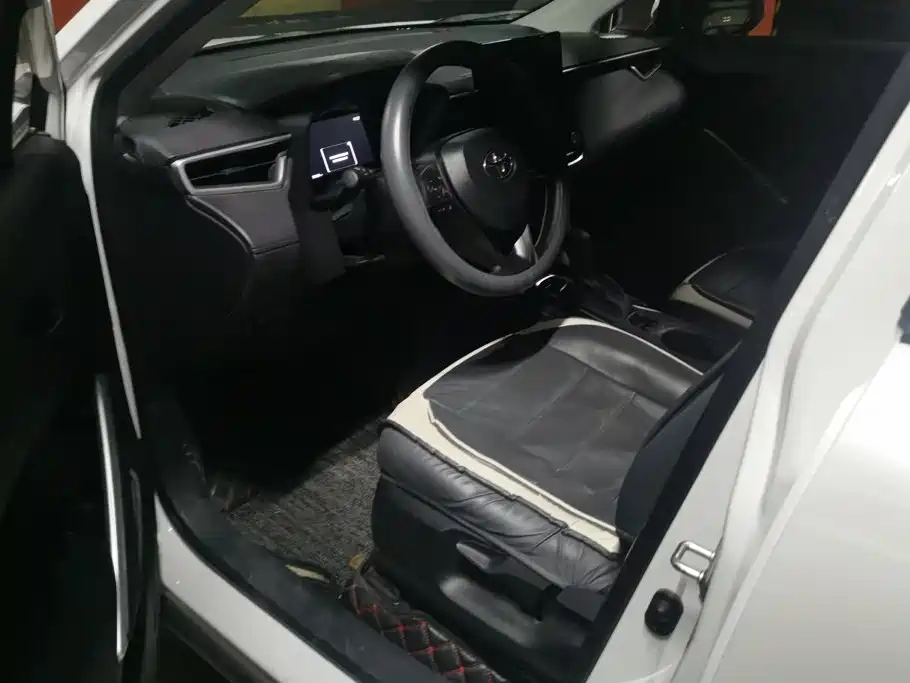 Toyota Corolla Cross — фото 9