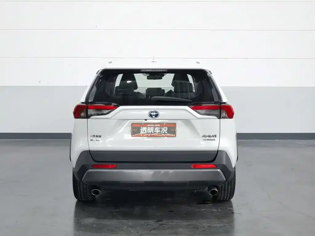 Toyota RAV4 — фото 4