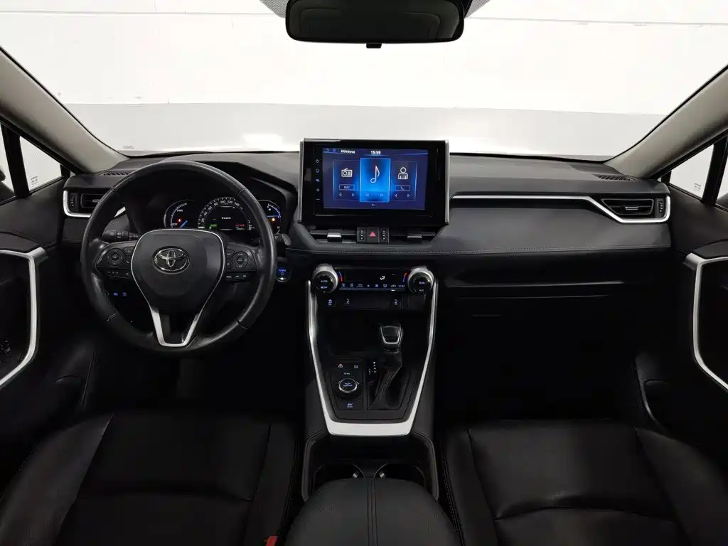 Toyota RAV4 — фото 5