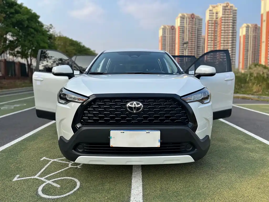 Toyota Corolla Cross — фото 2