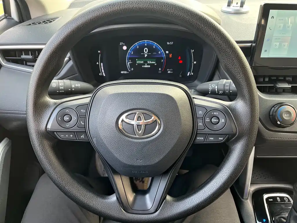 Toyota Corolla Cross — фото 11