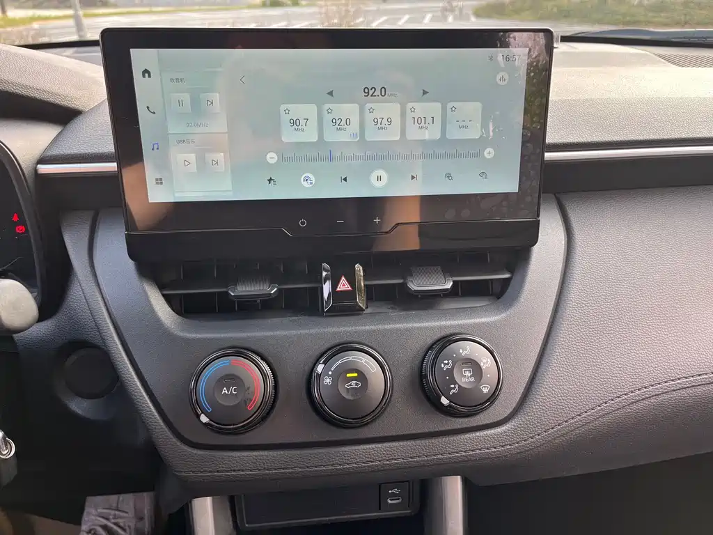 Toyota Corolla Cross — фото 13