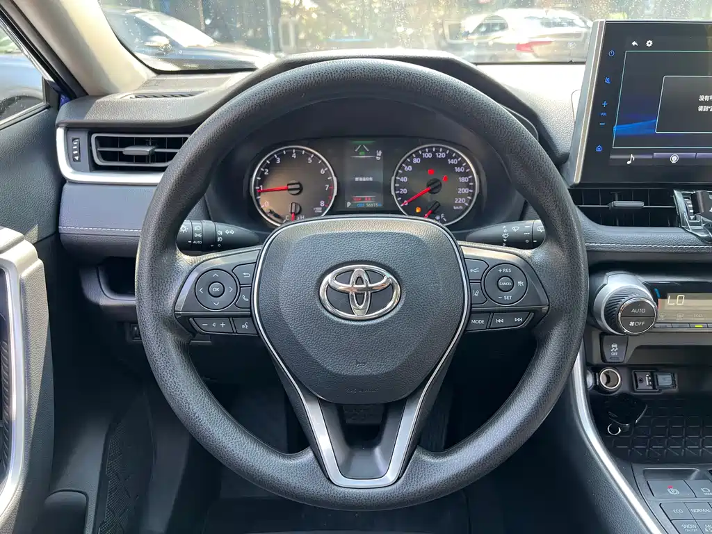 Toyota Wildlander — фото 10