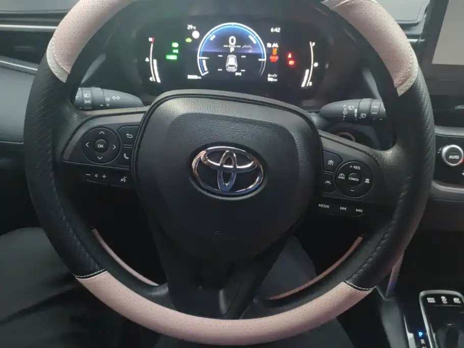 Toyota Corolla Cross — фото 15