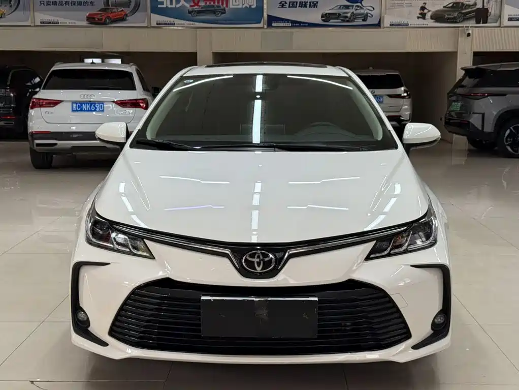 Toyota Corolla — фото 2