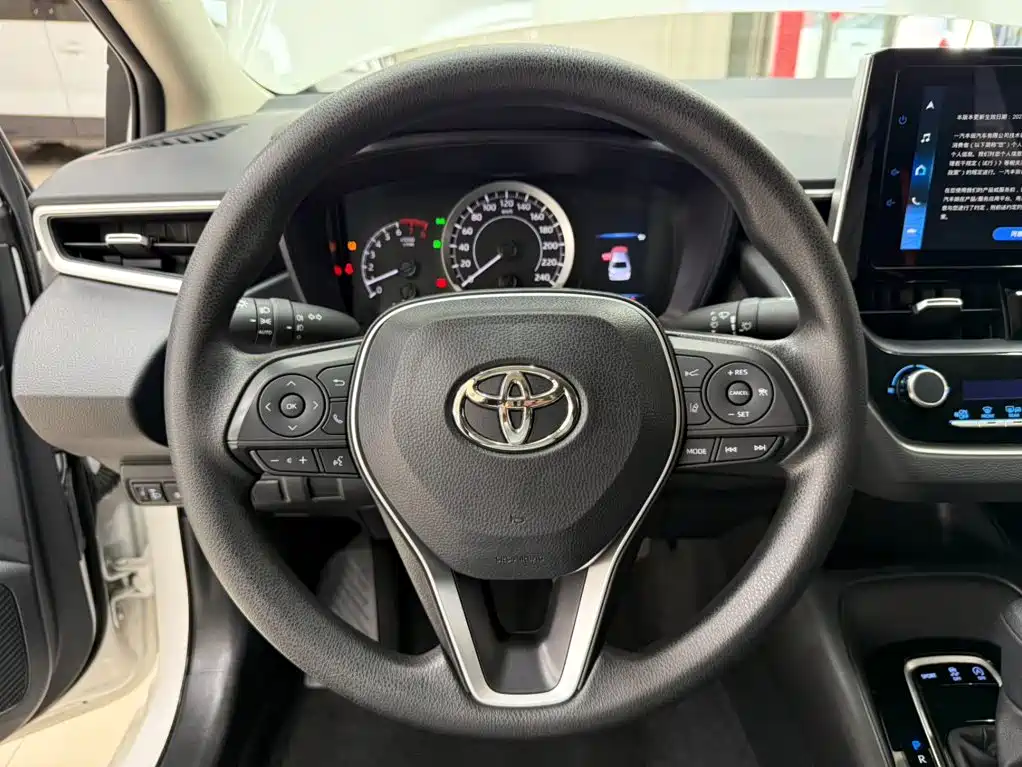 Toyota Corolla — фото 11