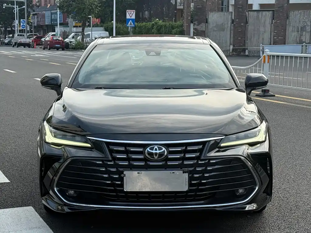 Toyota Avalon — фото 2