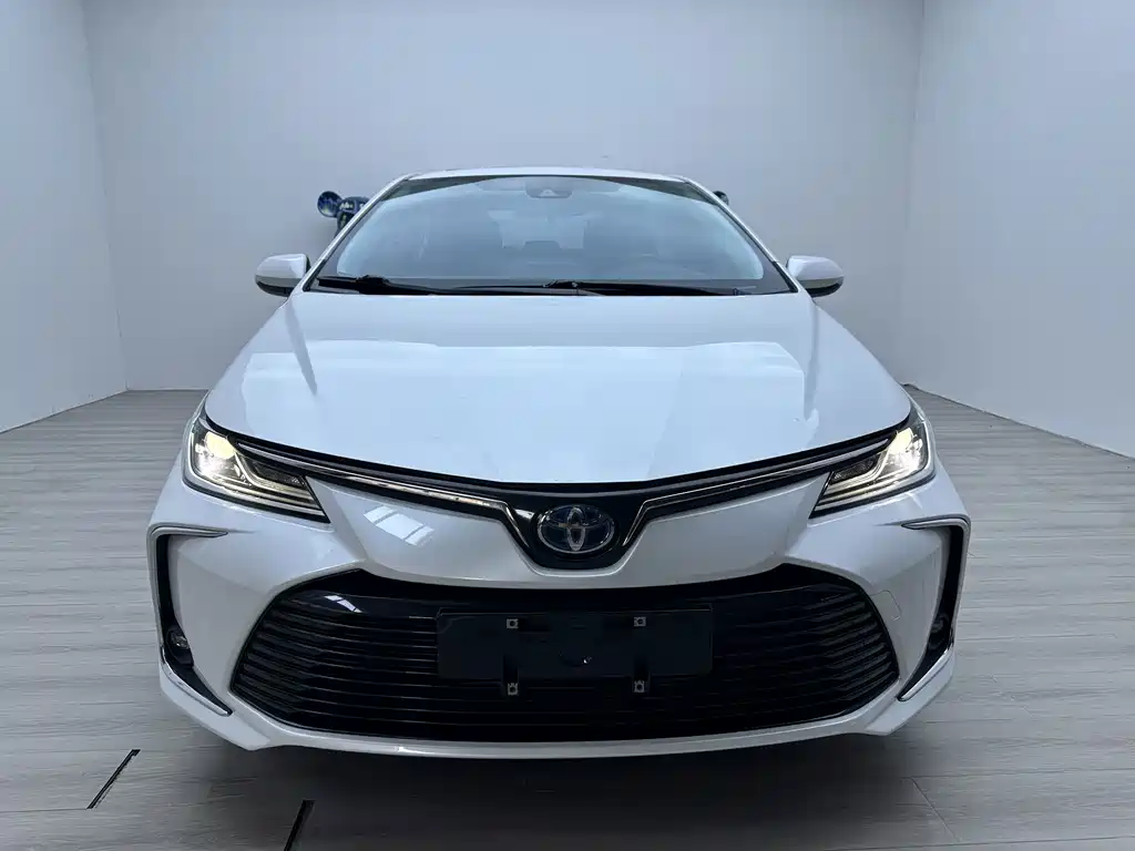Toyota Corolla — фото 2