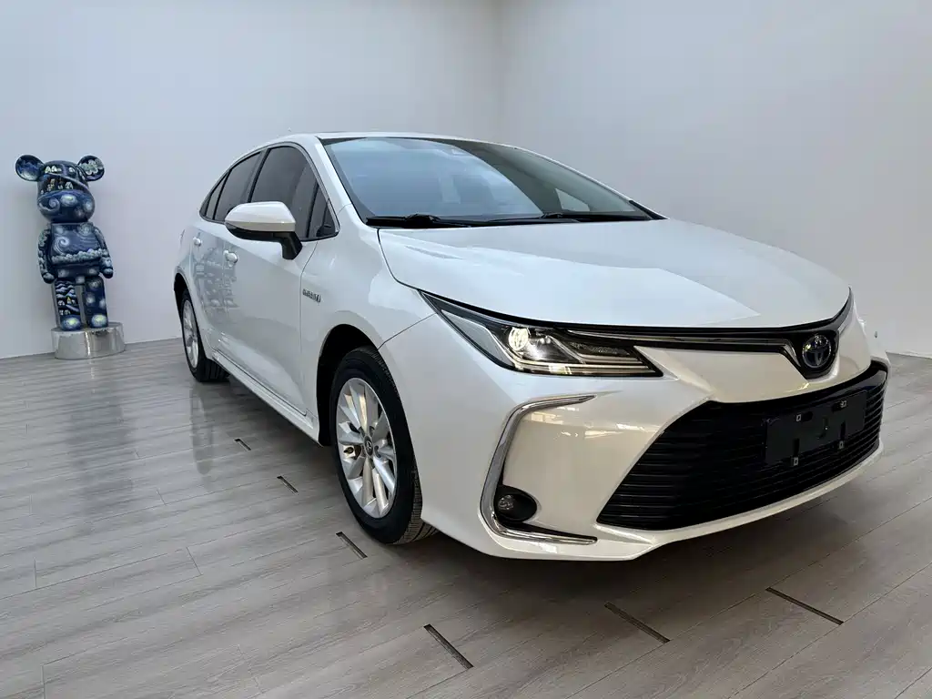 Toyota Corolla — фото 3