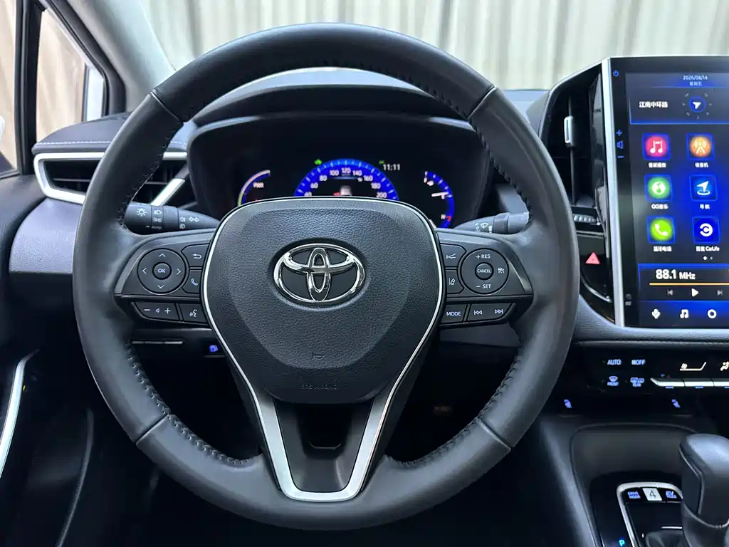 Toyota Corolla — фото 10