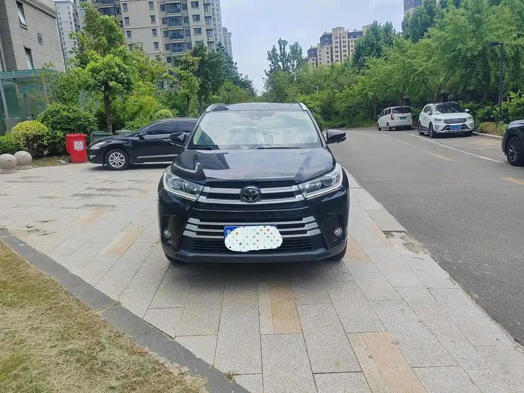 Toyota Highlander — фото 2