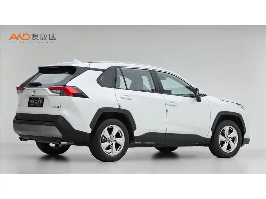 Toyota RAV4 — фото 3
