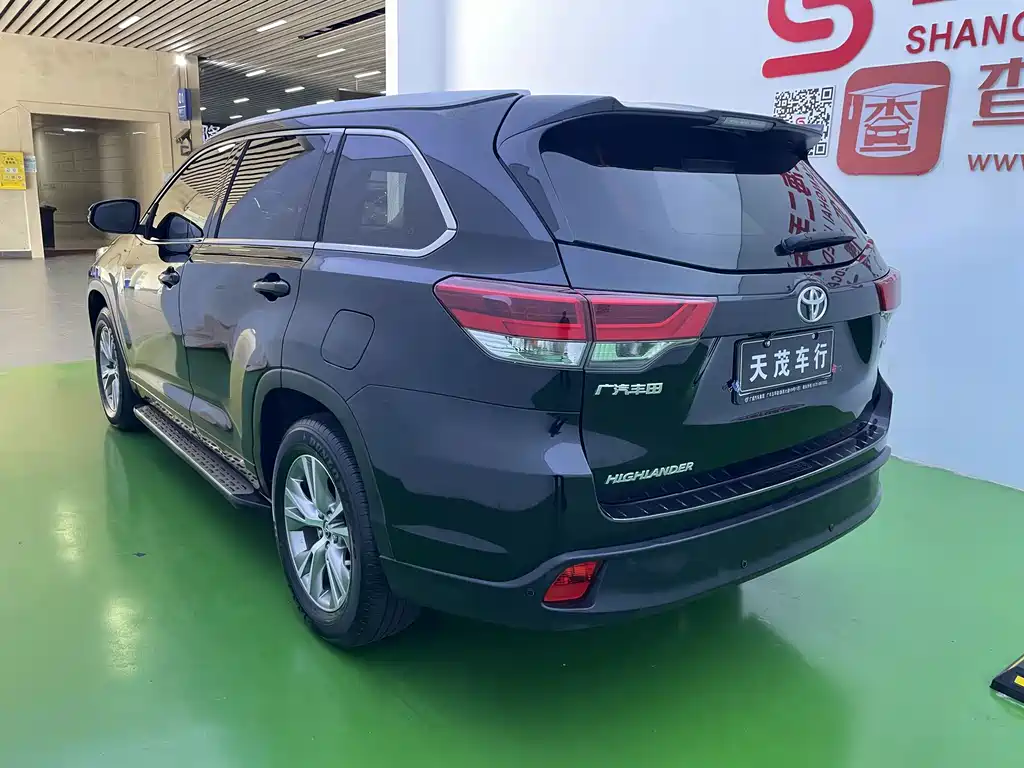 Toyota Highlander — фото 14