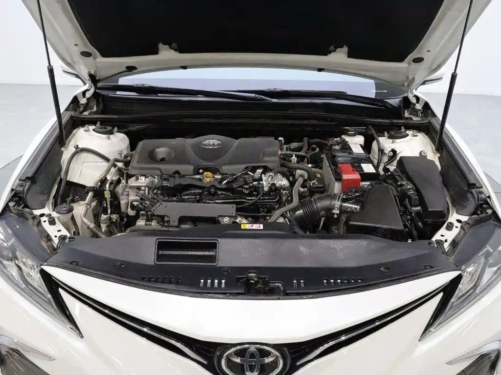 Toyota Camry — фото 20