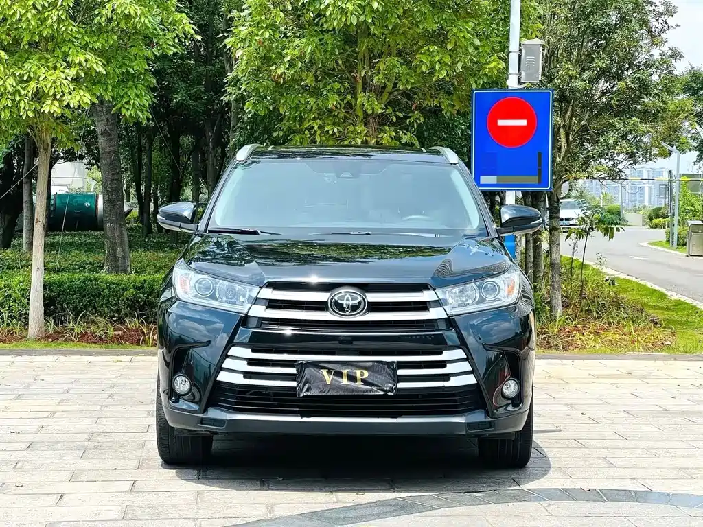 Toyota Highlander — фото 2