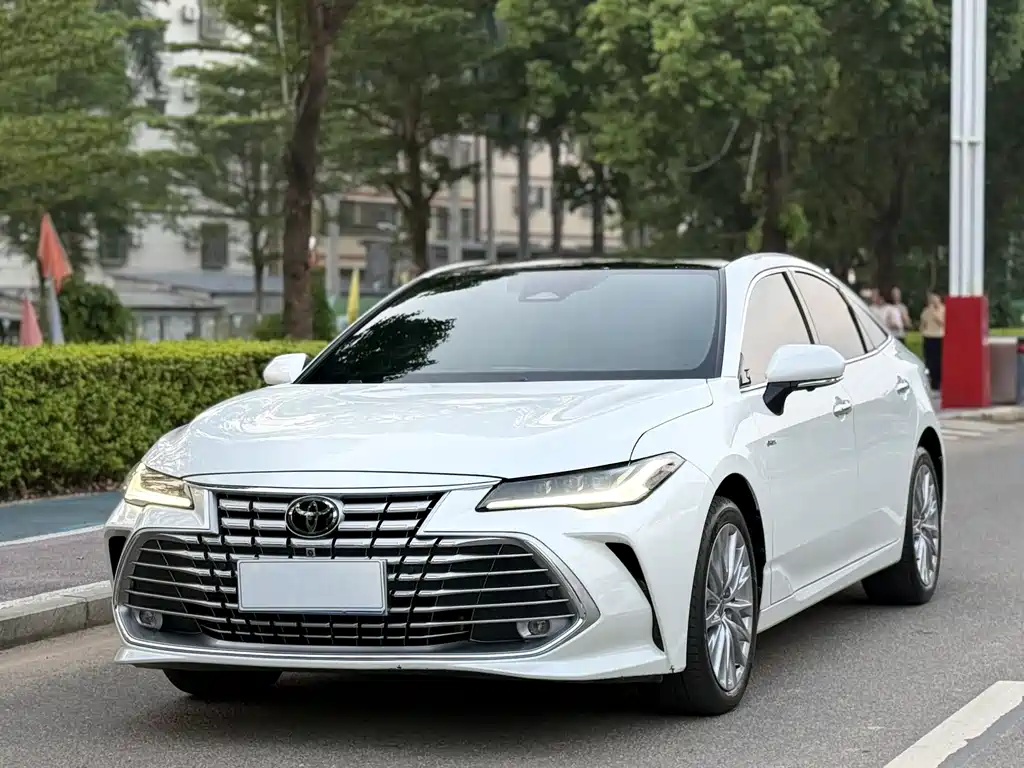 Toyota Avalon — фото 3