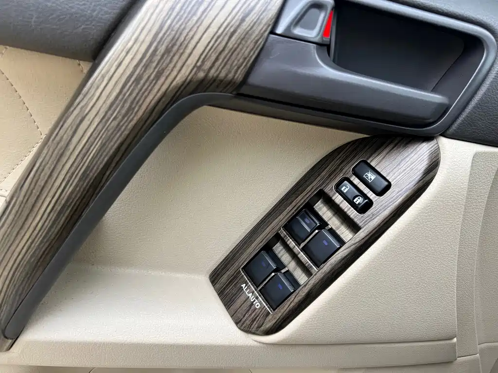 Toyota Prado (Import) — фото 7