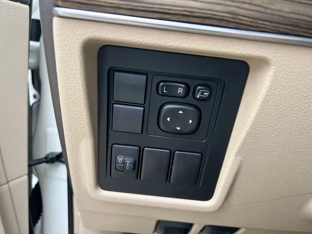 Toyota Prado (Import) — фото 8