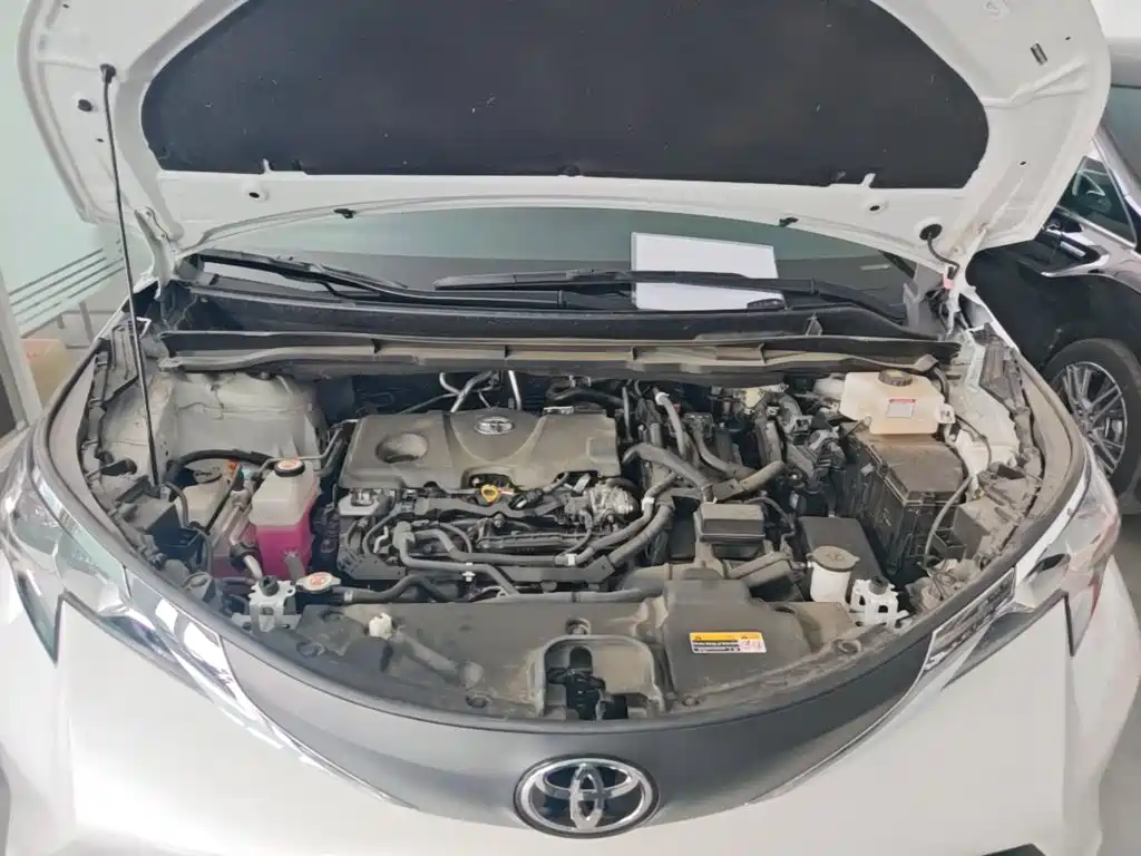 Toyota Sienna — фото 20