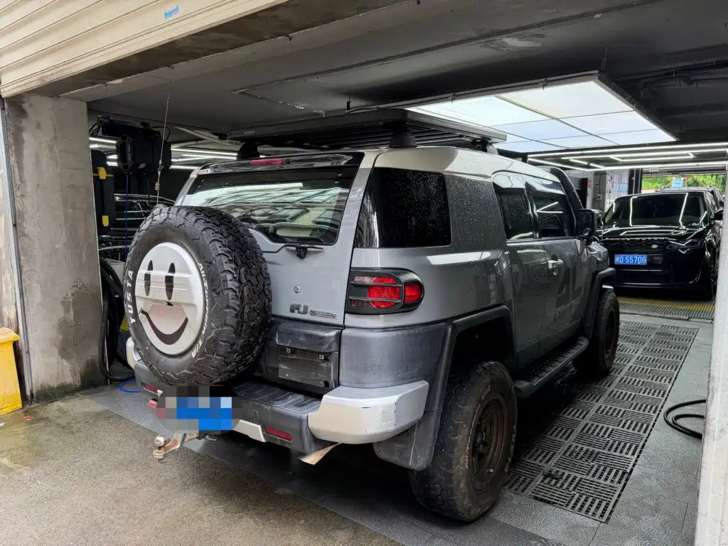 Toyota FJ Cruiser — фото 4
