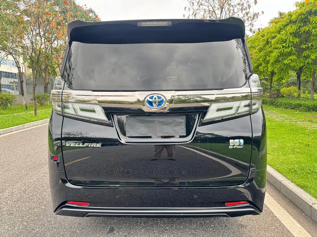 Toyota Vellfire — фото 5