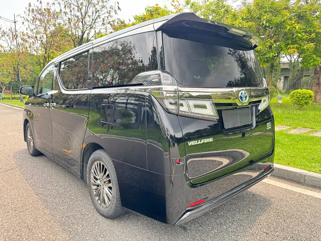 Toyota Vellfire — фото 6