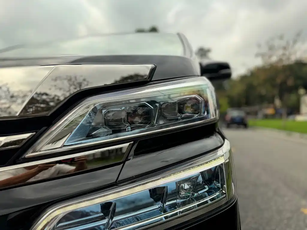 Toyota Vellfire — фото 8