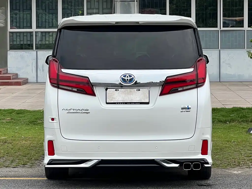Toyota Alphard — фото 5