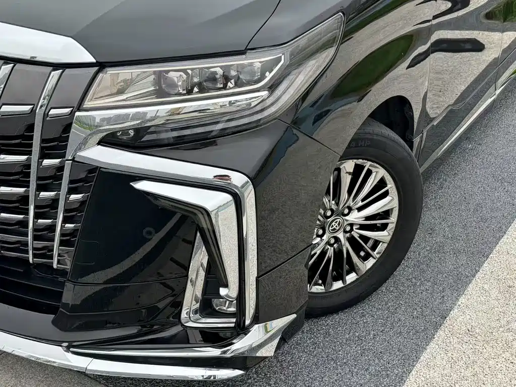 Toyota Vellfire — фото 2