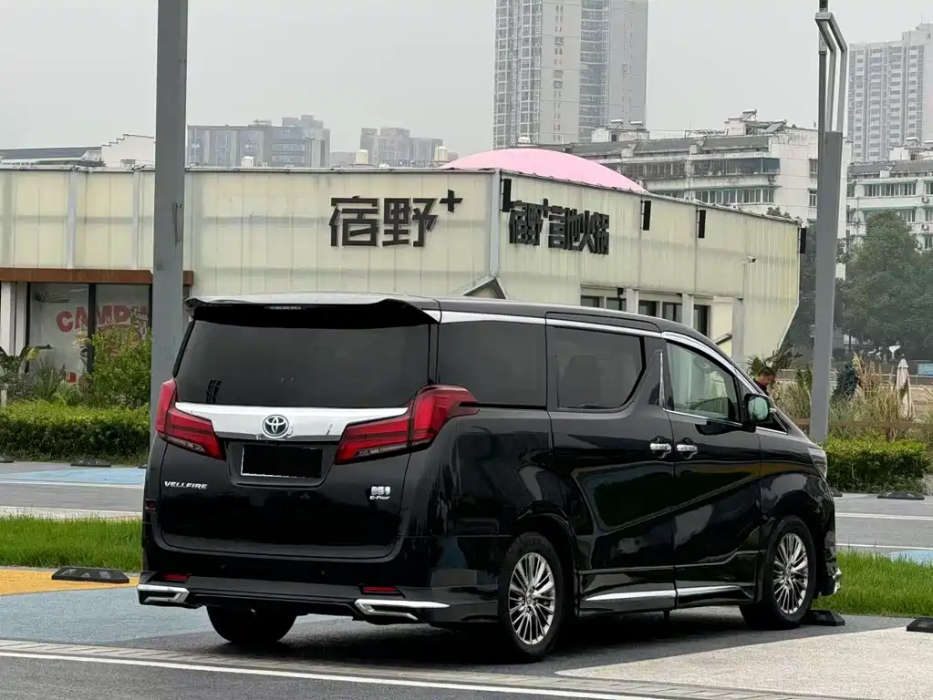 Toyota Vellfire — фото 9