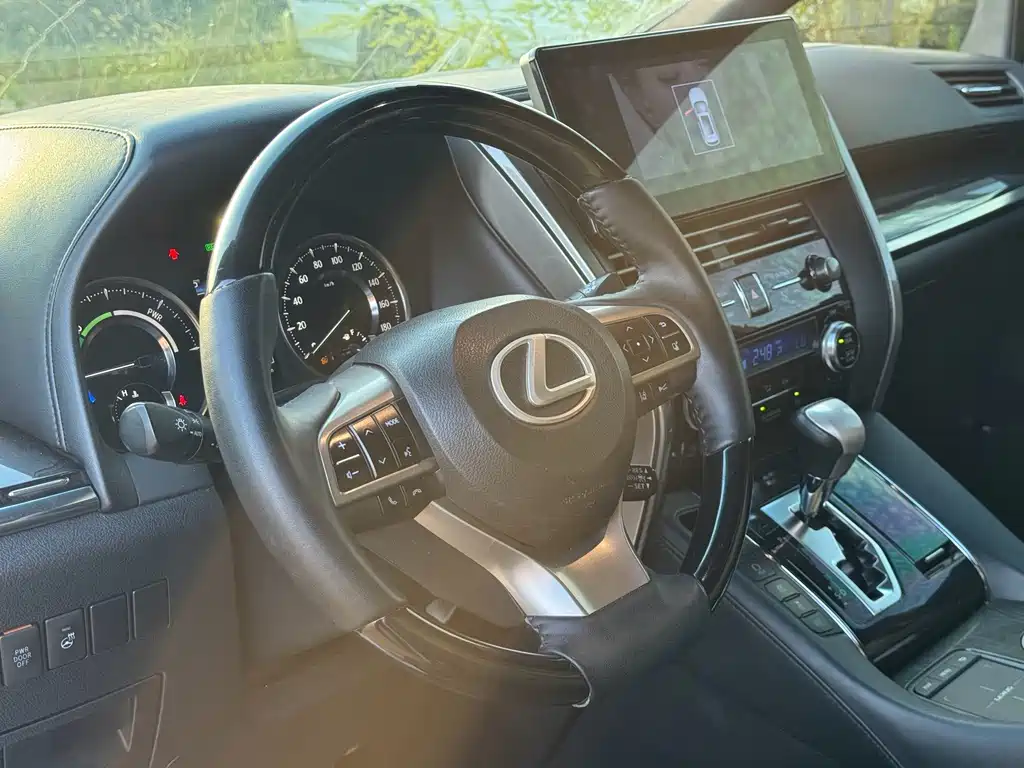 Toyota Vellfire — фото 3