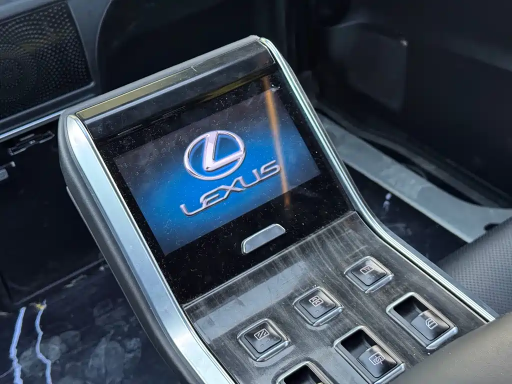 Toyota Vellfire — фото 6