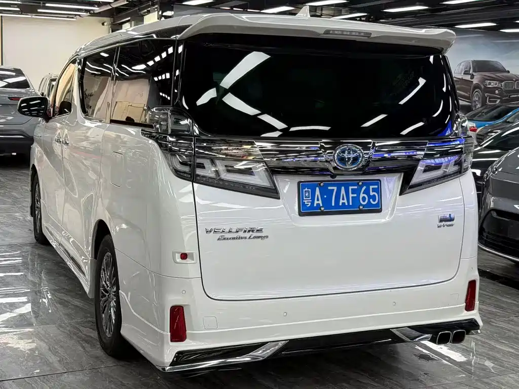 Toyota Vellfire — фото 6
