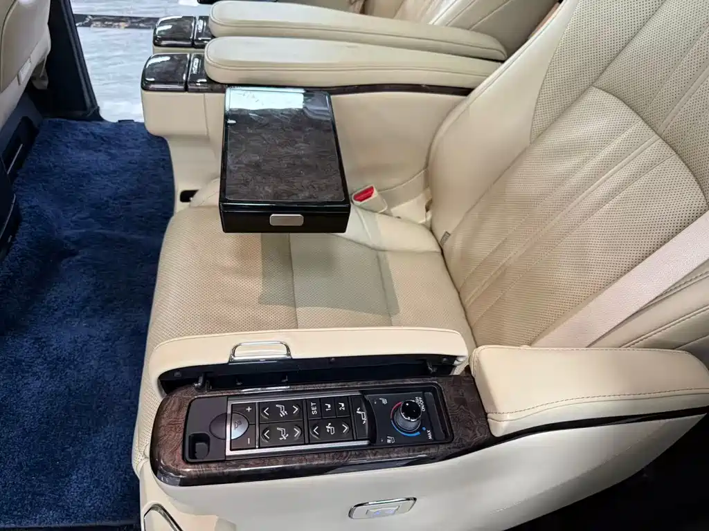 Toyota Vellfire — фото 9