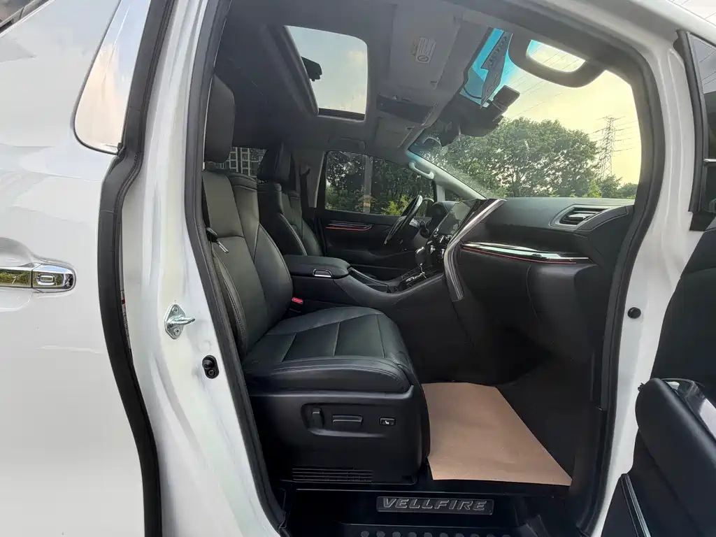 Toyota Vellfire — фото 13