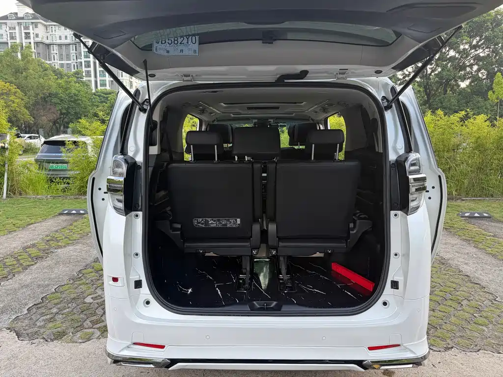 Toyota Vellfire — фото 22