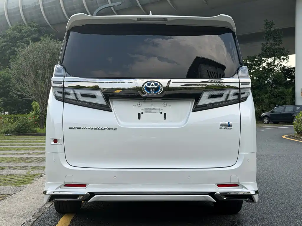 Toyota Vellfire — фото 7