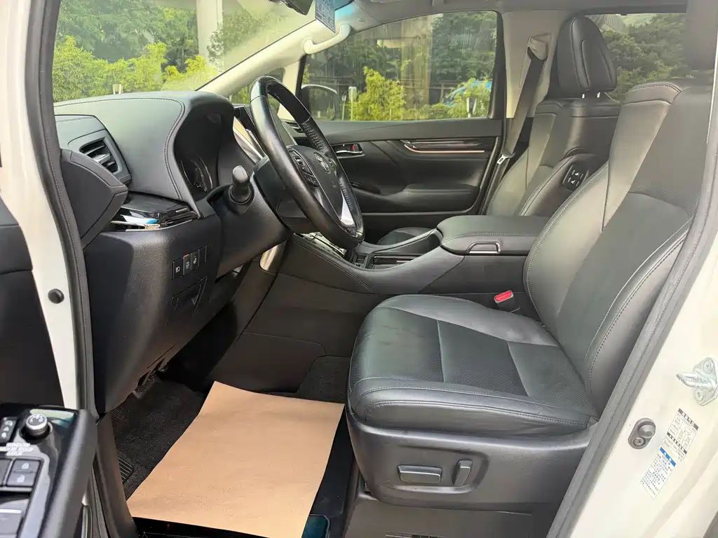 Toyota Vellfire — фото 10