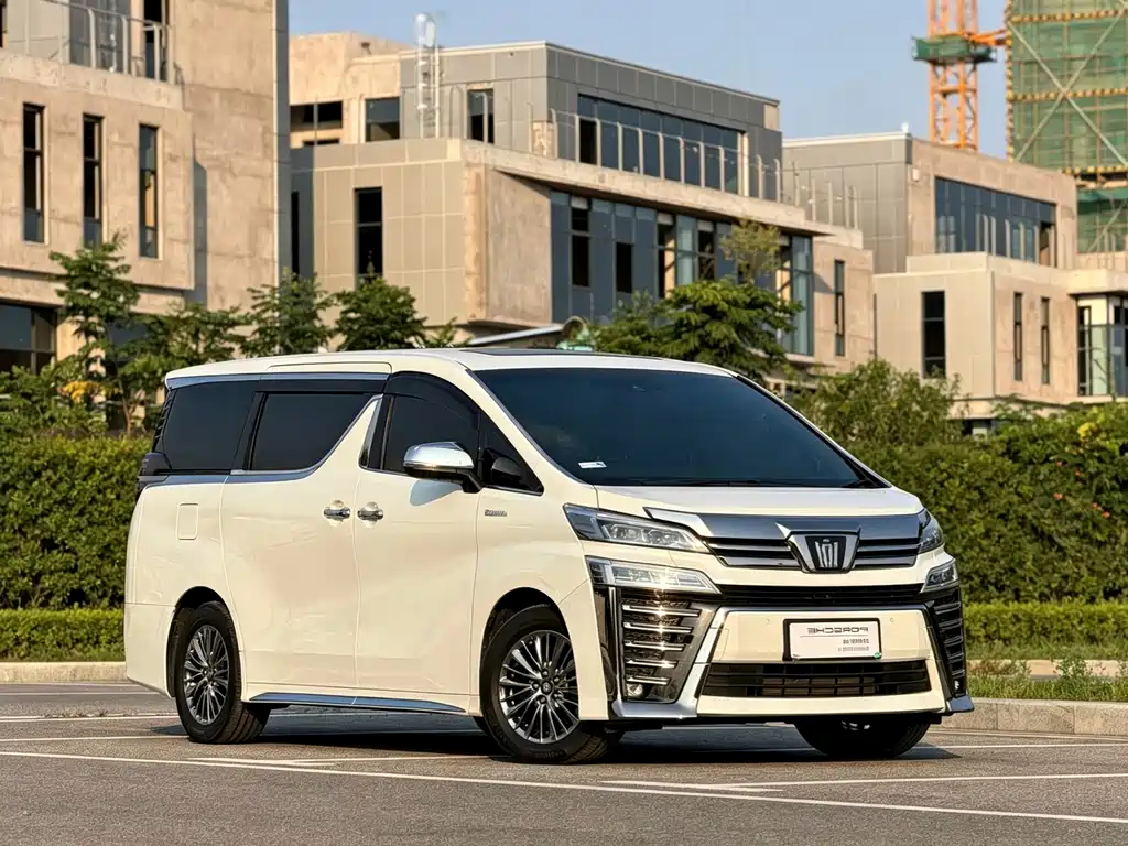 Toyota Vellfire — фото 3